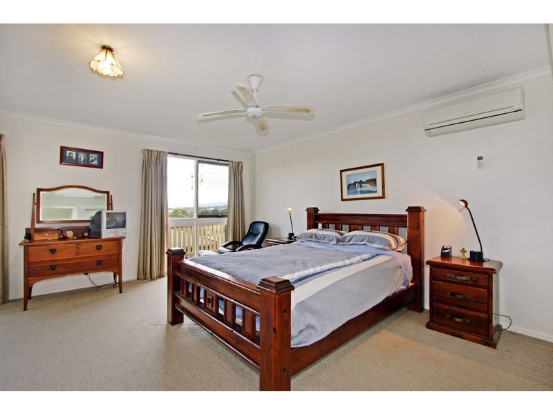 6 Meadow Road, Croydon North VIC 3136