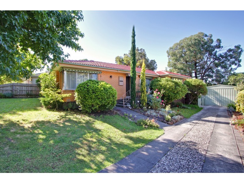 22 Araluen Drive, Croydon South VIC 3136