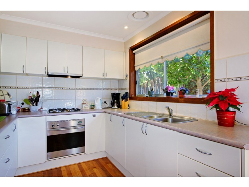 22 Araluen Drive, Croydon South VIC 3136