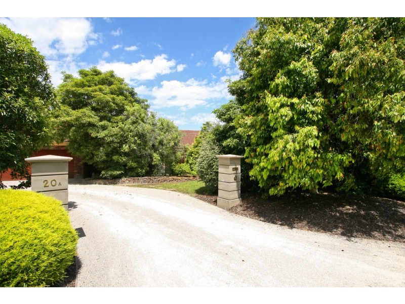 20a Mountain Drive, Mooroolbark VIC 3138