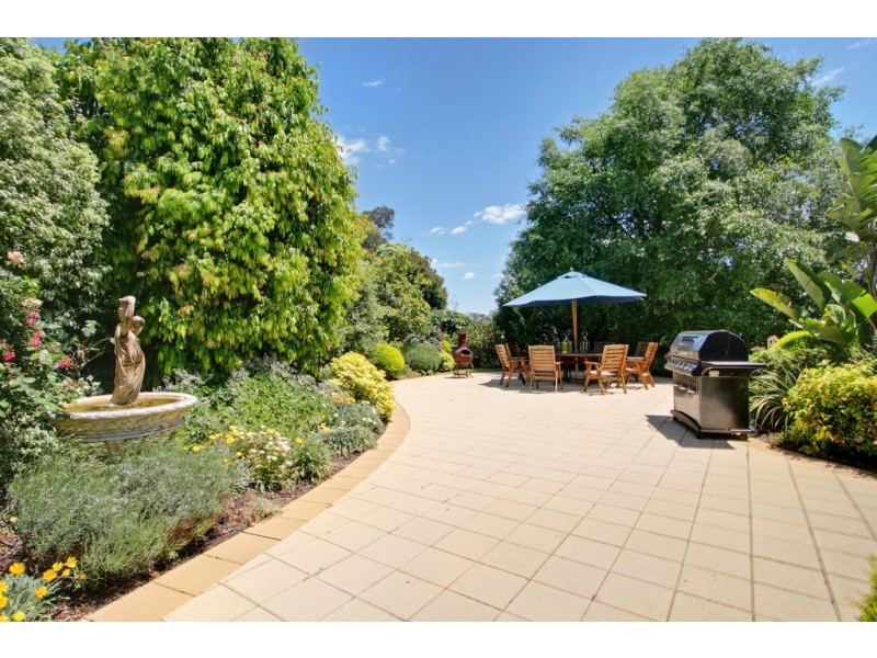 20a Mountain Drive, Mooroolbark VIC 3138