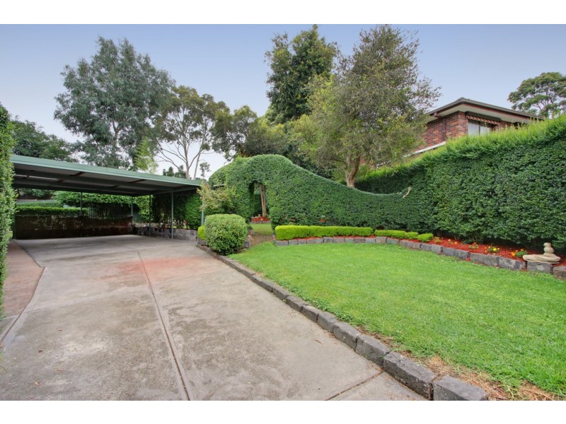 27 Magnolia Grove, Montrose VIC 3765
