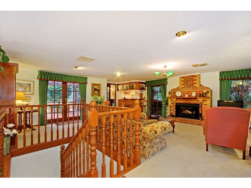 16 Hakea Drive, Montrose VIC 3765