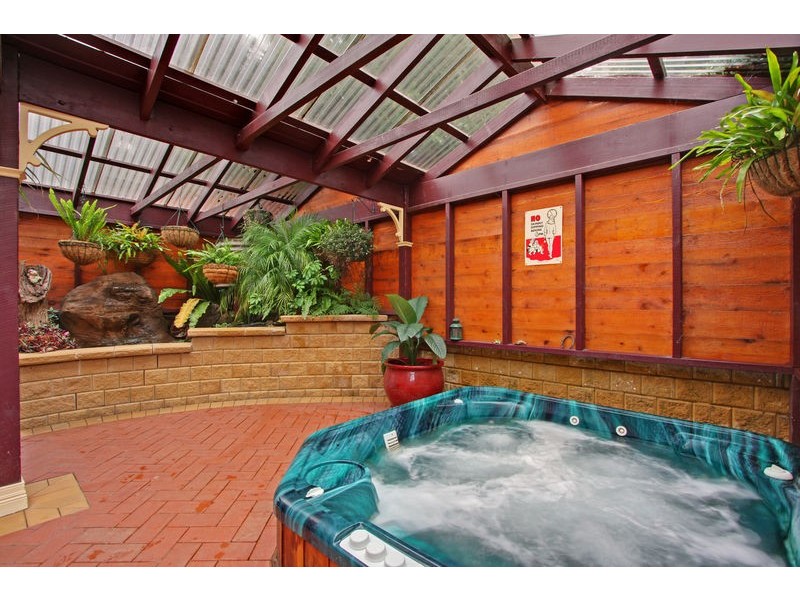 16 Hakea Drive, Montrose VIC 3765