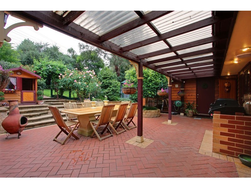 16 Hakea Drive, Montrose VIC 3765