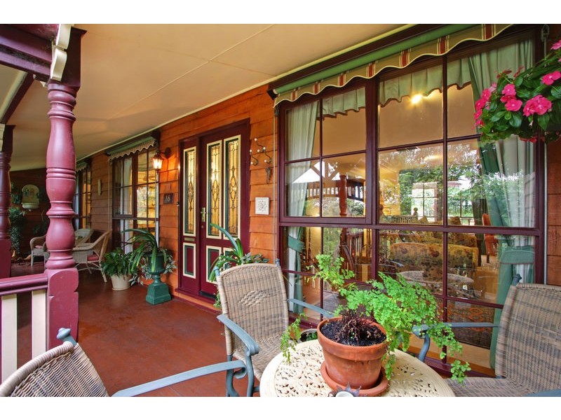 16 Hakea Drive, Montrose VIC 3765