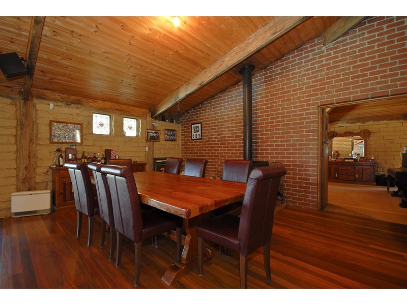 70 Holden Road, Wandin East VIC 3139