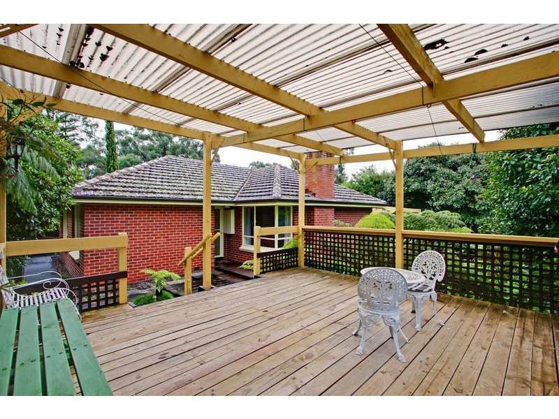 9 Glenview Road, Monbulk VIC 3793