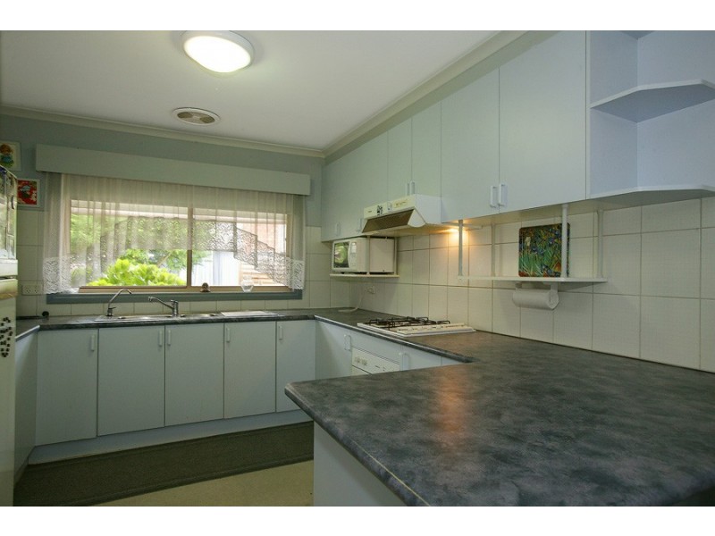 2/13 Hereford Road, Mount Evelyn VIC 3796