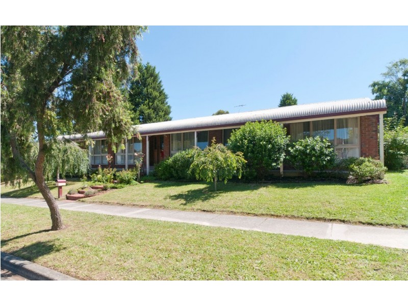 46 Campaspe Drive, Croydon Hills VIC 3136
