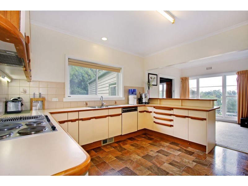21 Stirling Road, Croydon VIC 3136