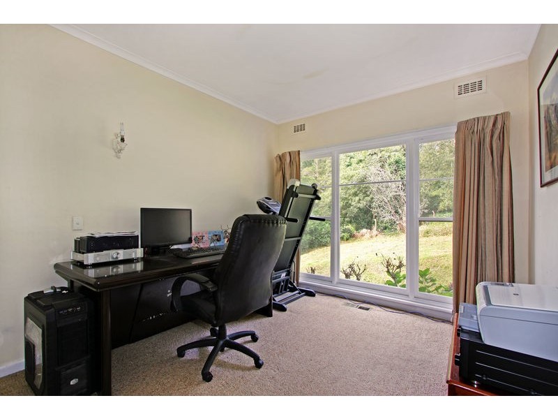 21 Stirling Road, Croydon VIC 3136