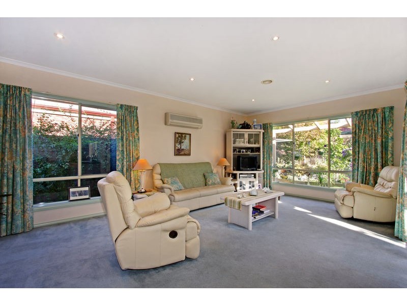 6 Norwich Close, Chirnside Park VIC 3116