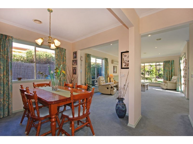 6 Norwich Close, Chirnside Park VIC 3116