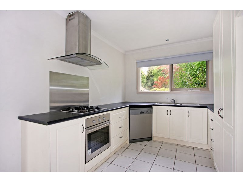 1/40 Thomas Street, Croydon VIC 3136