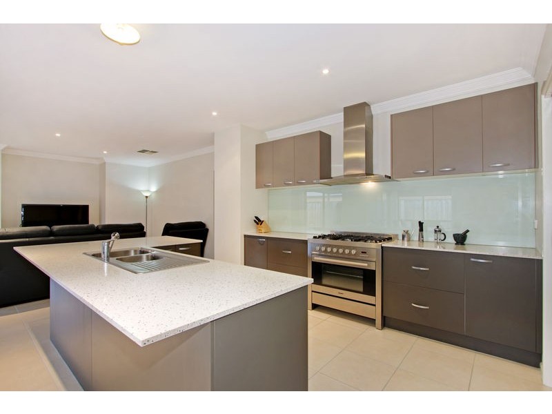 7 Tudor Drive, Mooroolbark VIC 3138