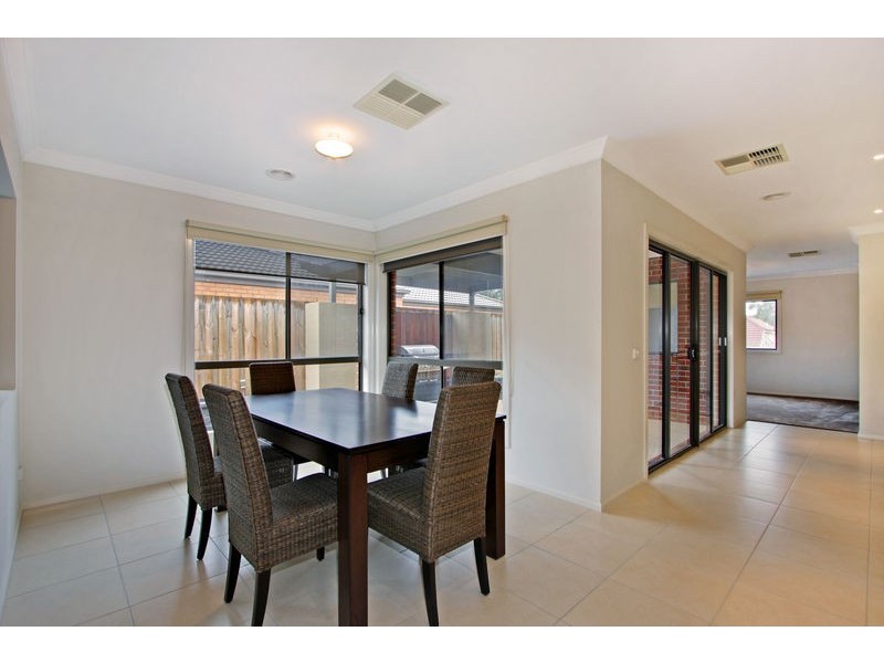 7 Tudor Drive, Mooroolbark VIC 3138