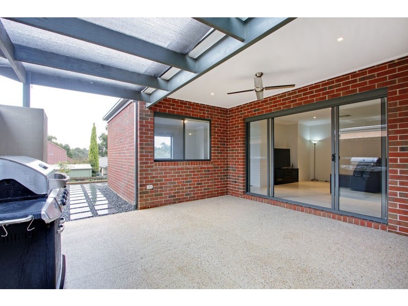 7 Tudor Drive, Mooroolbark VIC 3138