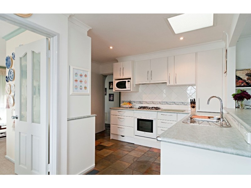 14 Avis Court, Ringwood North VIC 3134