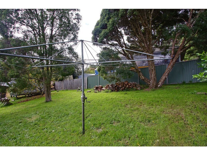 27 Ash Grove, Montrose VIC 3765