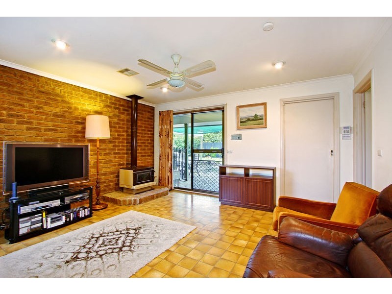 8 St Austell Court, Croydon Hills VIC 3136