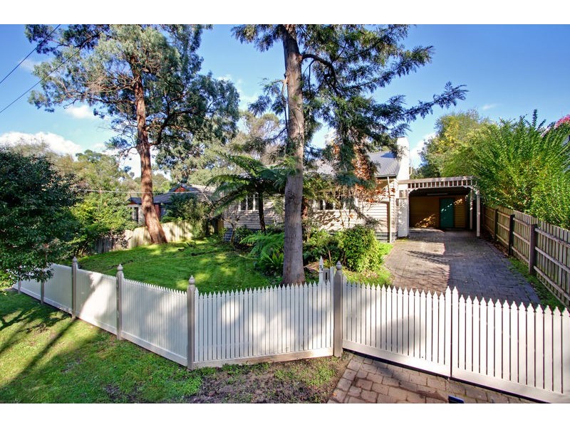 34 Stradbroke Rd, Montrose VIC 3765