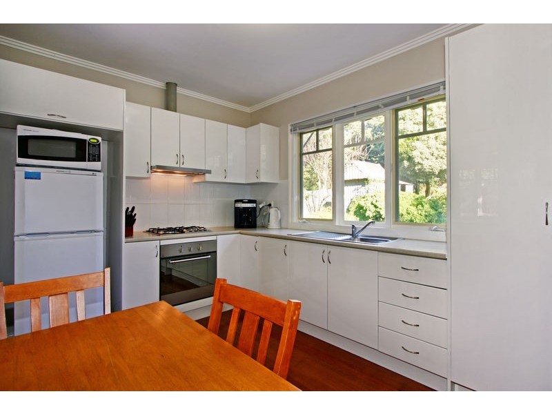 34 Stradbroke Rd, Montrose VIC 3765