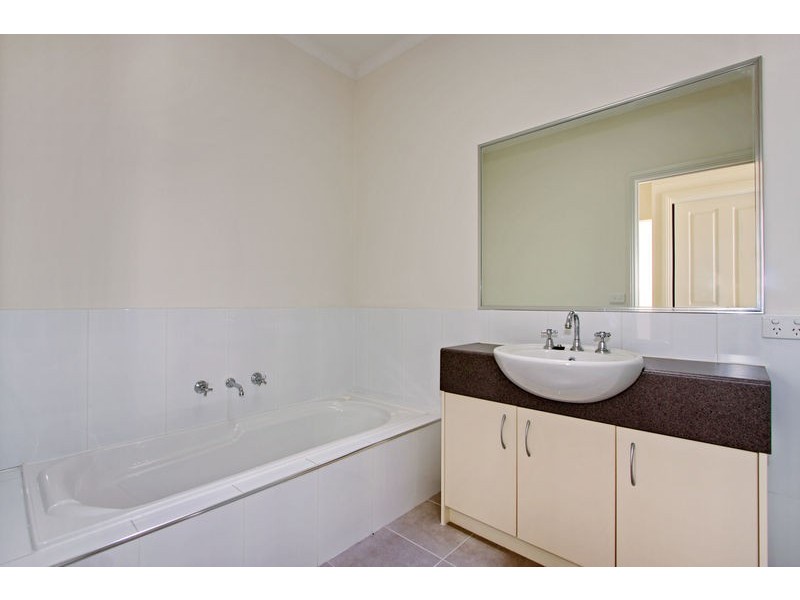2/95 Anderson Street, Lilydale VIC 3140