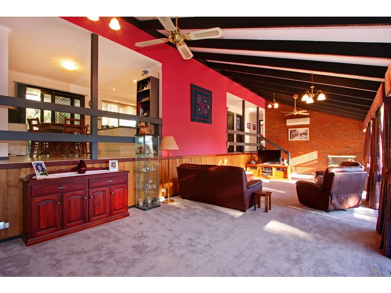 15 Hilltop Rise, Launching Place VIC 3139