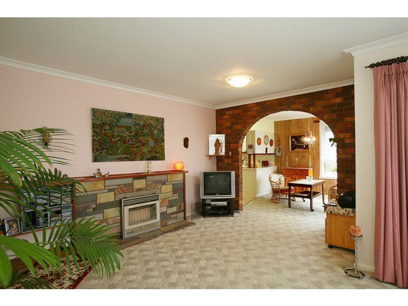 34 Ballantyne Crescent, Kilsyth VIC 3137