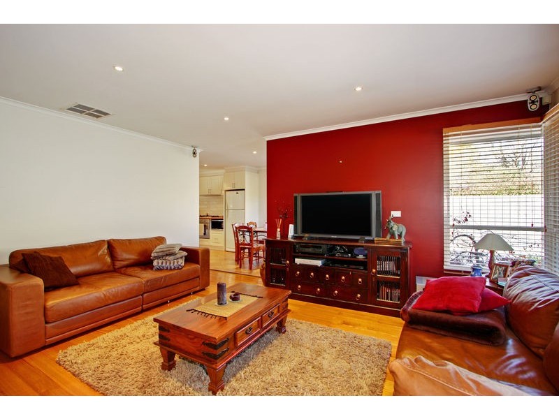 17 Birkenhead Drive, Kilsyth VIC 3137