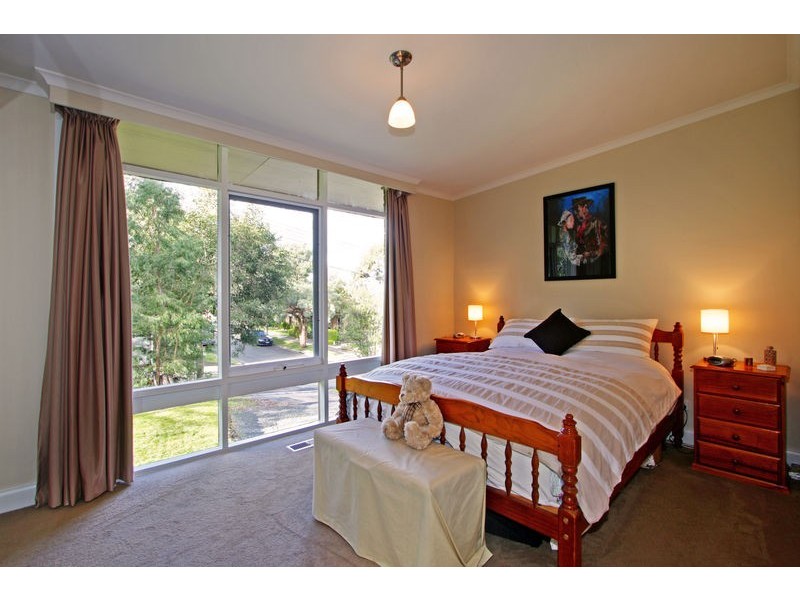 18 Sunset Drive, Heathmont VIC 3135