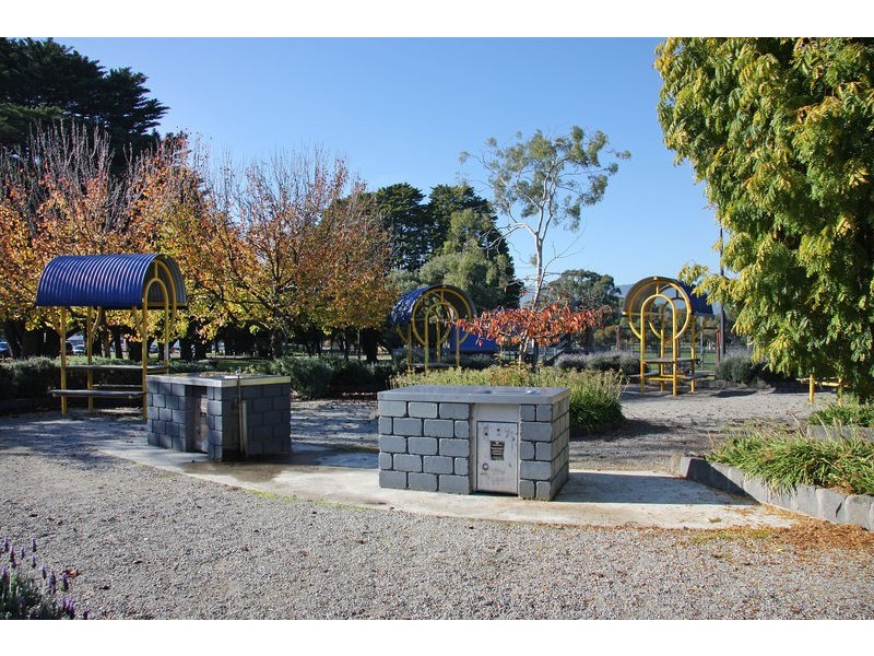 61/13-15 Hewish Road, Croydon VIC 3136