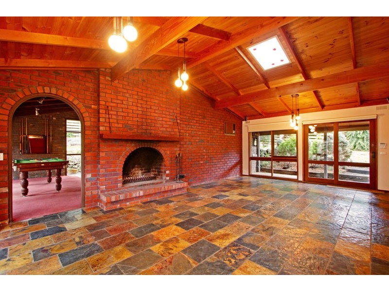 7 Oaktree Close, Mooroolbark VIC 3138