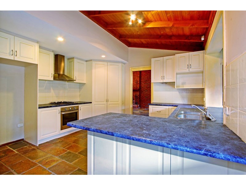 7 Oaktree Close, Mooroolbark VIC 3138