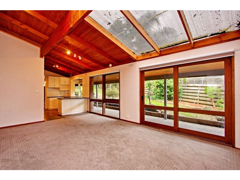 7 Oaktree Close, Mooroolbark VIC 3138