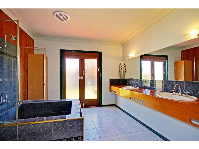 29 Lomond Ave, Kilsyth VIC 3137