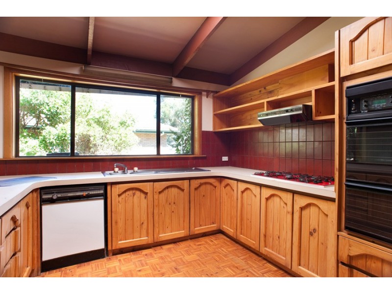 14 Gordon Avenue, Montrose VIC 3765