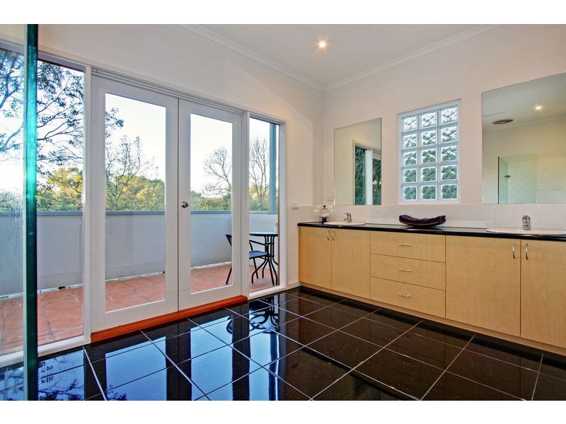 17 View Crescent, Montrose VIC 3765