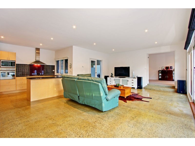 17 View Crescent, Montrose VIC 3765