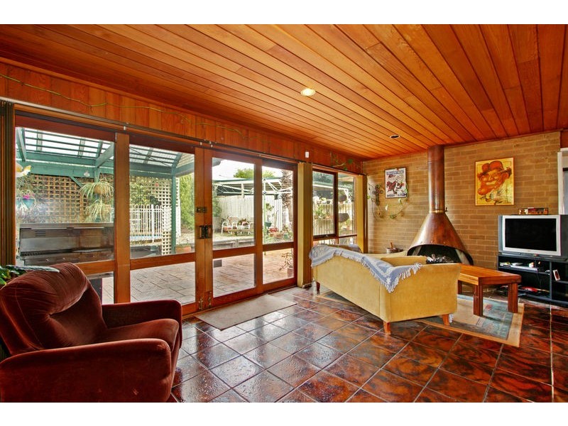 12 Faraday Road, Croydon South VIC 3136