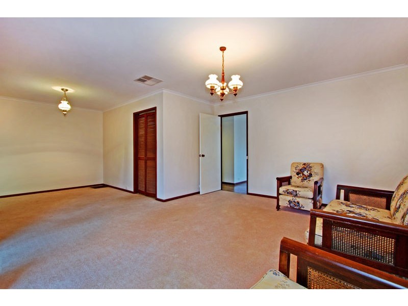 12 Faraday Road, Croydon South VIC 3136
