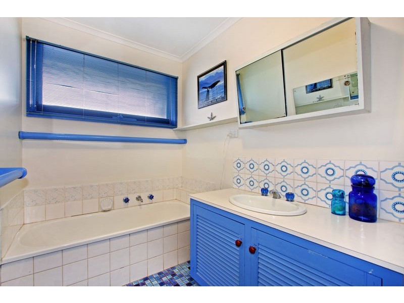 12 Faraday Road, Croydon South VIC 3136
