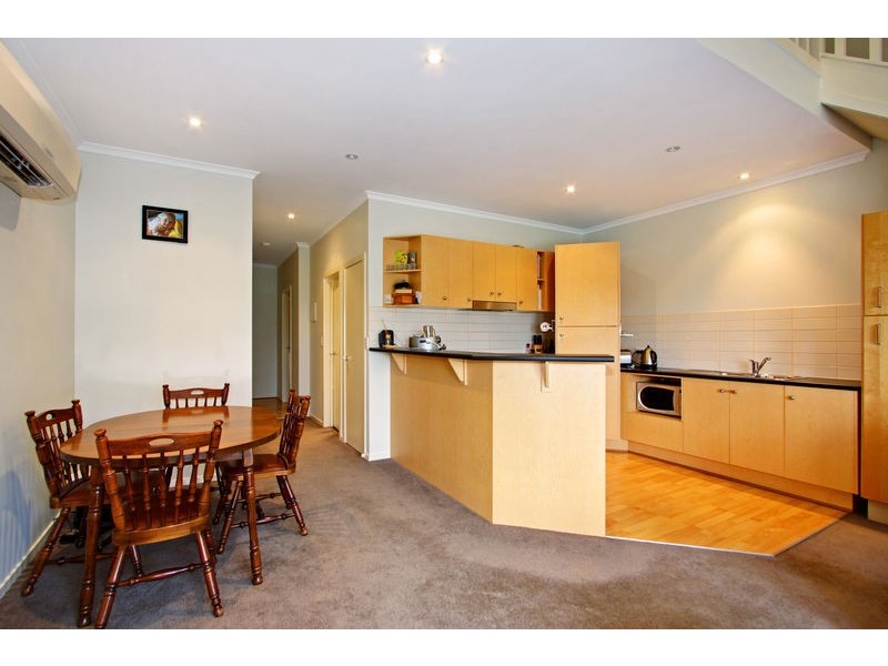 68/11-19 Hewish Road, Croydon VIC 3136