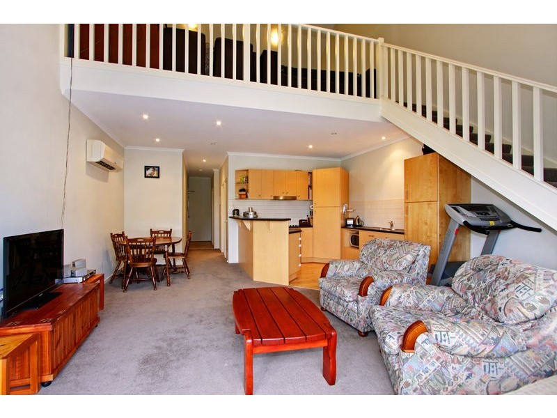 68/11-19 Hewish Road, Croydon VIC 3136