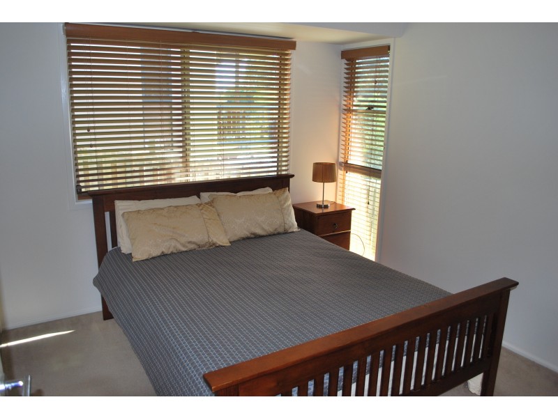 42 Cobb & Co Drive, Oxenford QLD 4210