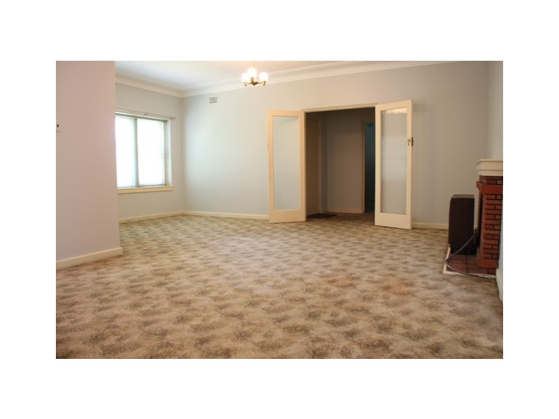 92 Lovell Rd, Eastwood NSW 2122