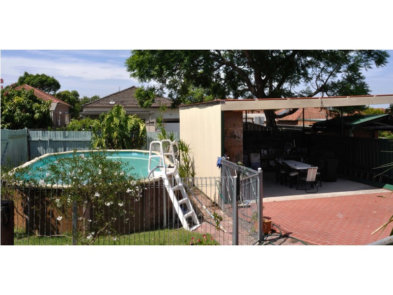 2 Ludgate Street, Roselands NSW 2196