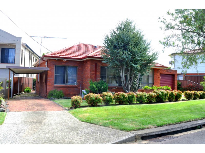 14 Sandra Crescent, Roselands NSW 2196