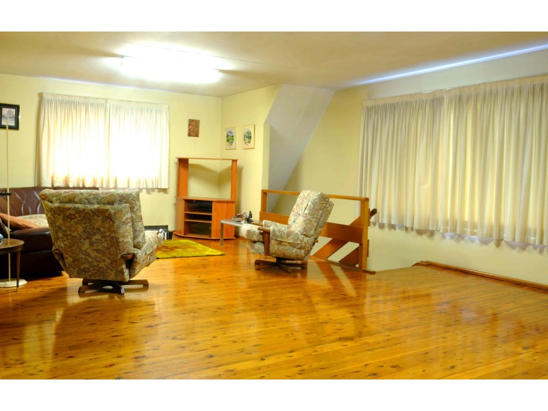 16 Bungalow Road, Roselands NSW 2196